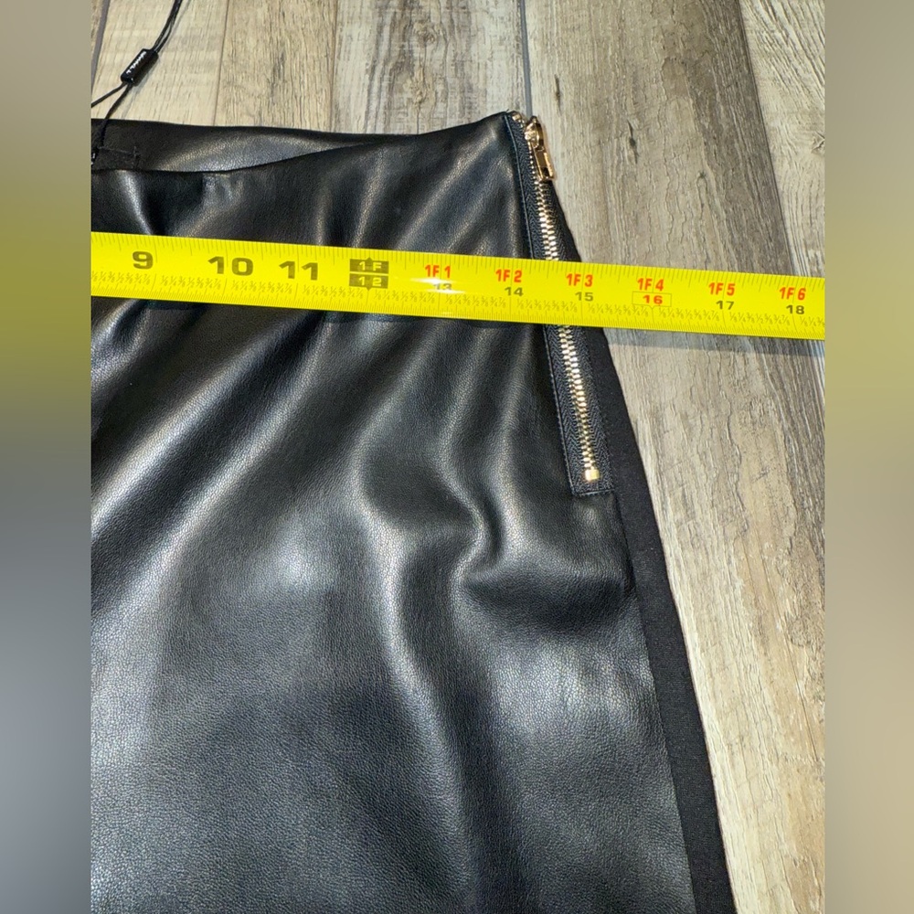 Black Faux Leather Leggings Tahari Size 2 NWT - Picture 6 of 8